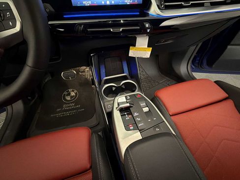 Used 2025 BMW X1 xDrive28i w/ Technology Package image 17