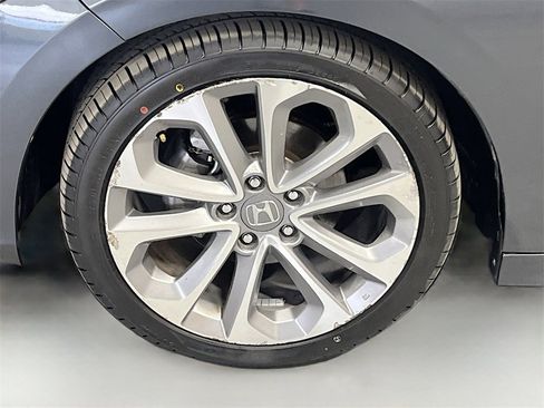 Used 2024 Honda Civic Touring image 32