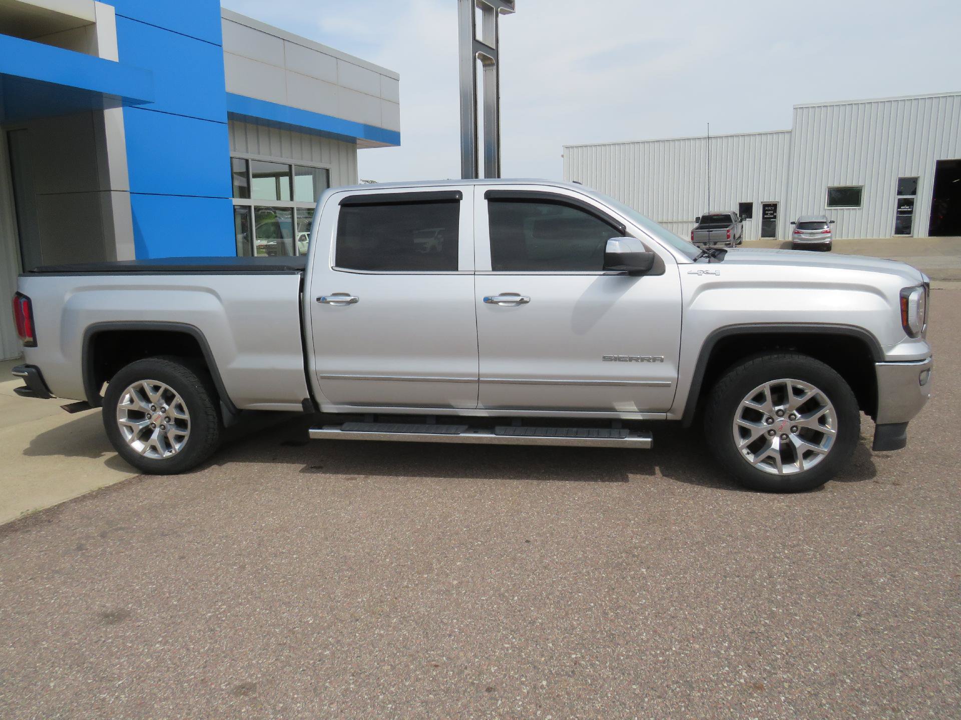 Used 2017 GMC Sierra 1500 SLT AWD/4WD image 14