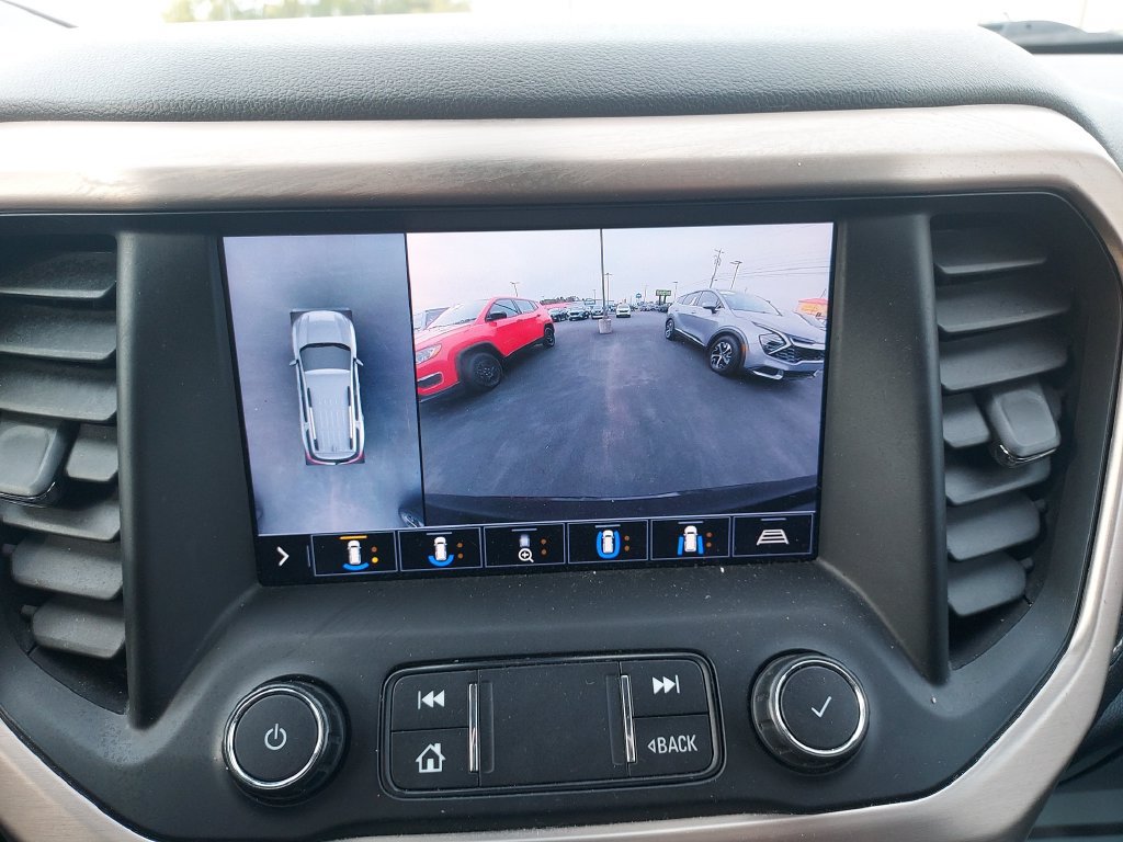 Used 2020 GMC Acadia Denali w/ Technology Package AWD/4WD image 23