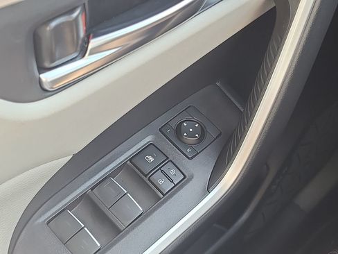 Certified 2025 Toyota RAV4 XLE AWD/4WD image 18