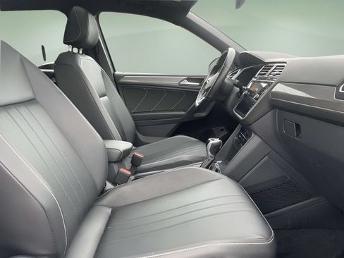 Used 2024 Volkswagen Tiguan SE R-Line FWD image 13