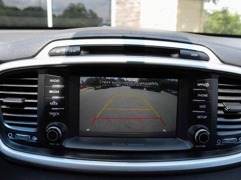 Used 2017 Kia Sorento FWD w/ LX Convenience Package image 19