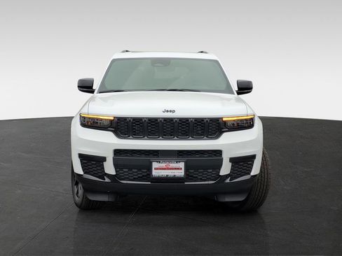 New 2025 Jeep Grand Cherokee L Altitude image 2