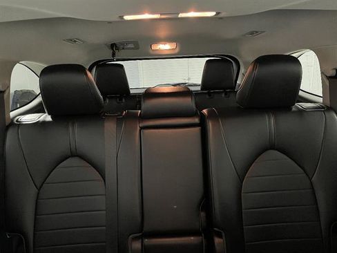 Used 2023 Toyota Highlander XLE image 11