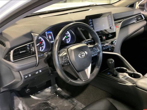 Used 2023 Toyota Camry SE image 16