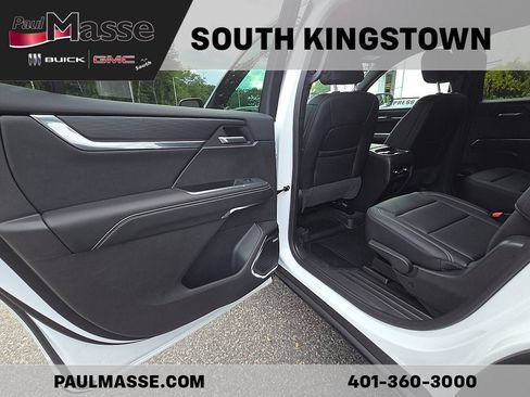 Used 2025 GMC Acadia Elevation w/ Elevation Premium Package AWD/4WD image 18