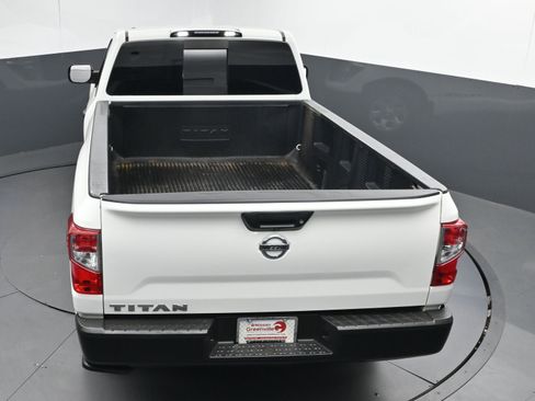 Used 2019 Nissan Titan S image 32