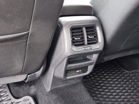 Used 2023 Volkswagen Taos SE image 27