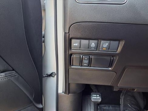 Used 2024 Nissan Armada SL w/ Captain's Chairs Package image 14