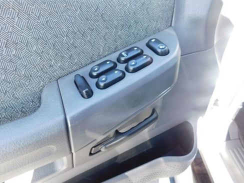 Used 2004 Ford Explorer XLS image 12