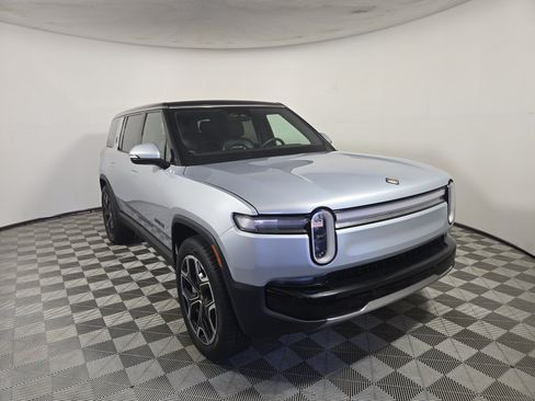 Used 2025 Rivian R1S Adventure AWD/4WD image 7