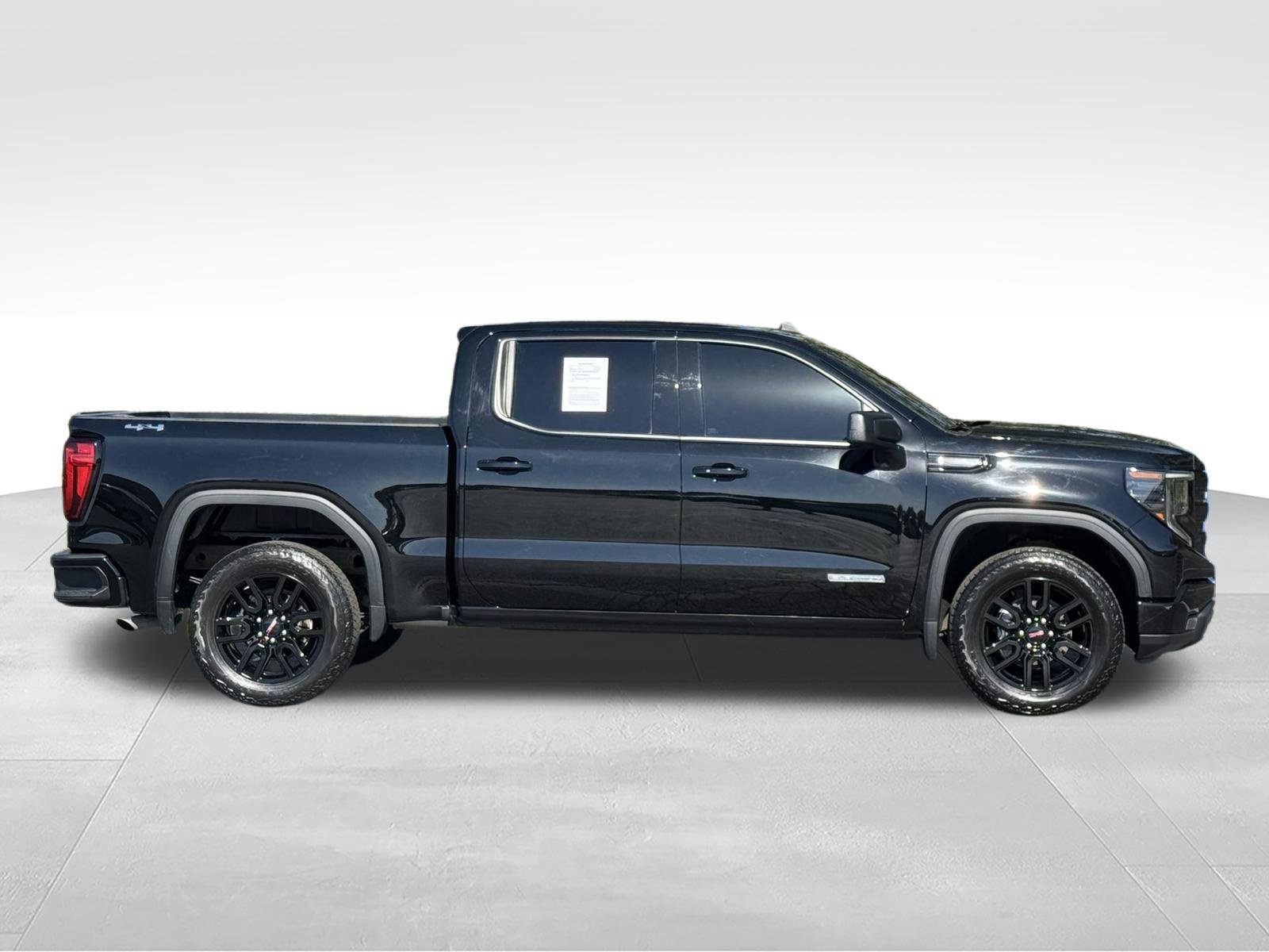Used 2024 GMC Sierra 1500 Elevation AWD/4WD image 3