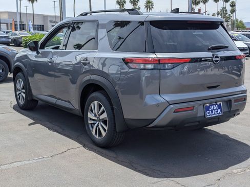 New 2026 Nissan Pathfinder SL FWD image 4