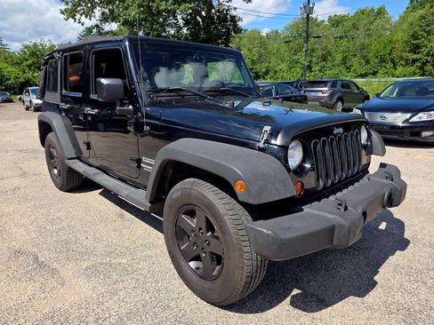 Used 2013 Jeep Wrangler Unlimited Sport AWD/4WD image 11