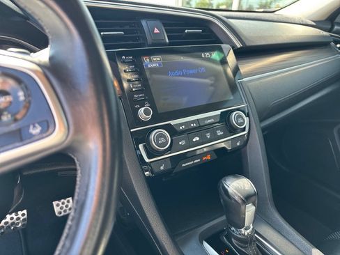 Used 2020 Honda Civic Touring image 9