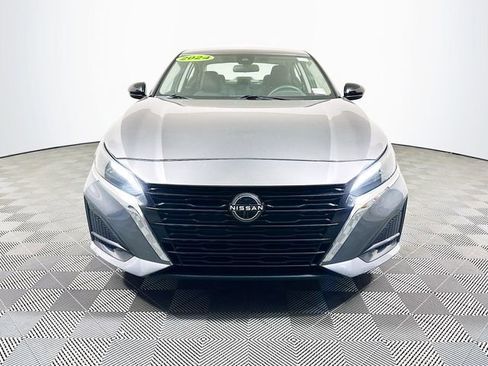 Used 2024 Nissan Altima 2.5 S image 3