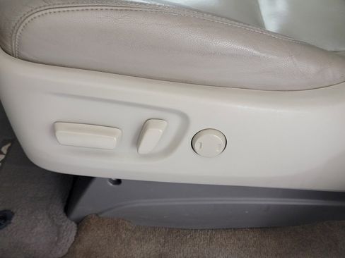 Used 2015 Toyota Sienna XLE Premium image 15