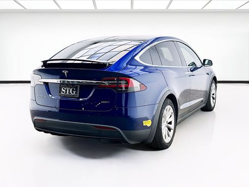 Used 2019 Tesla Model X image 4