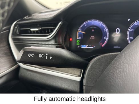 Used 2025 Jeep Grand Cherokee Limited image 37