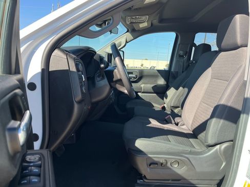 Used 2025 Chevrolet Silverado 2500 Custom w/ Custom Convenience Package image 10