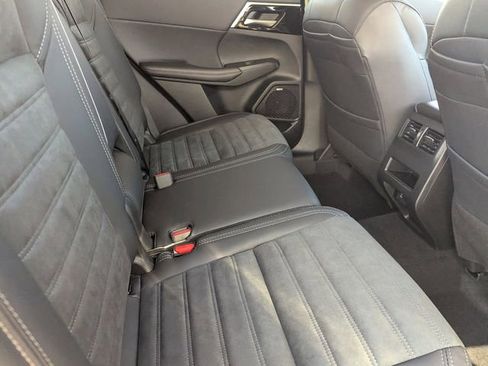 New 2026 Mitsubishi Outlander Trail Edition image 9