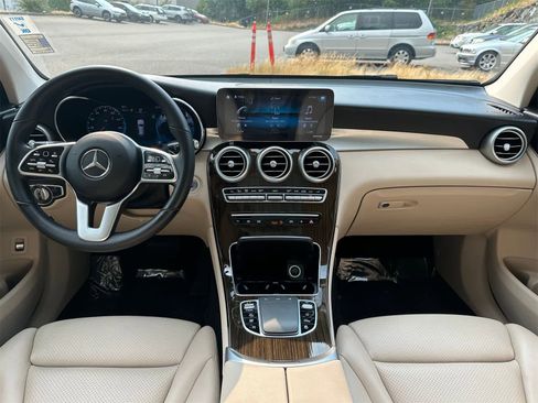 Used 2020 Mercedes-Benz GLC 300 4MATIC image 8