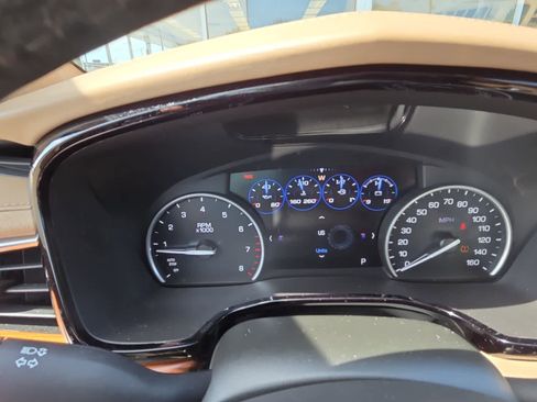 Used 2017 Cadillac XT5 Platinum AWD/4WD image 30