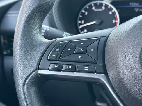 Used 2025 Nissan Sentra SV FWD image 38