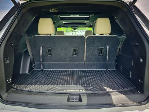 Used 2023 Chevrolet Traverse Premier AWD/4WD image 37