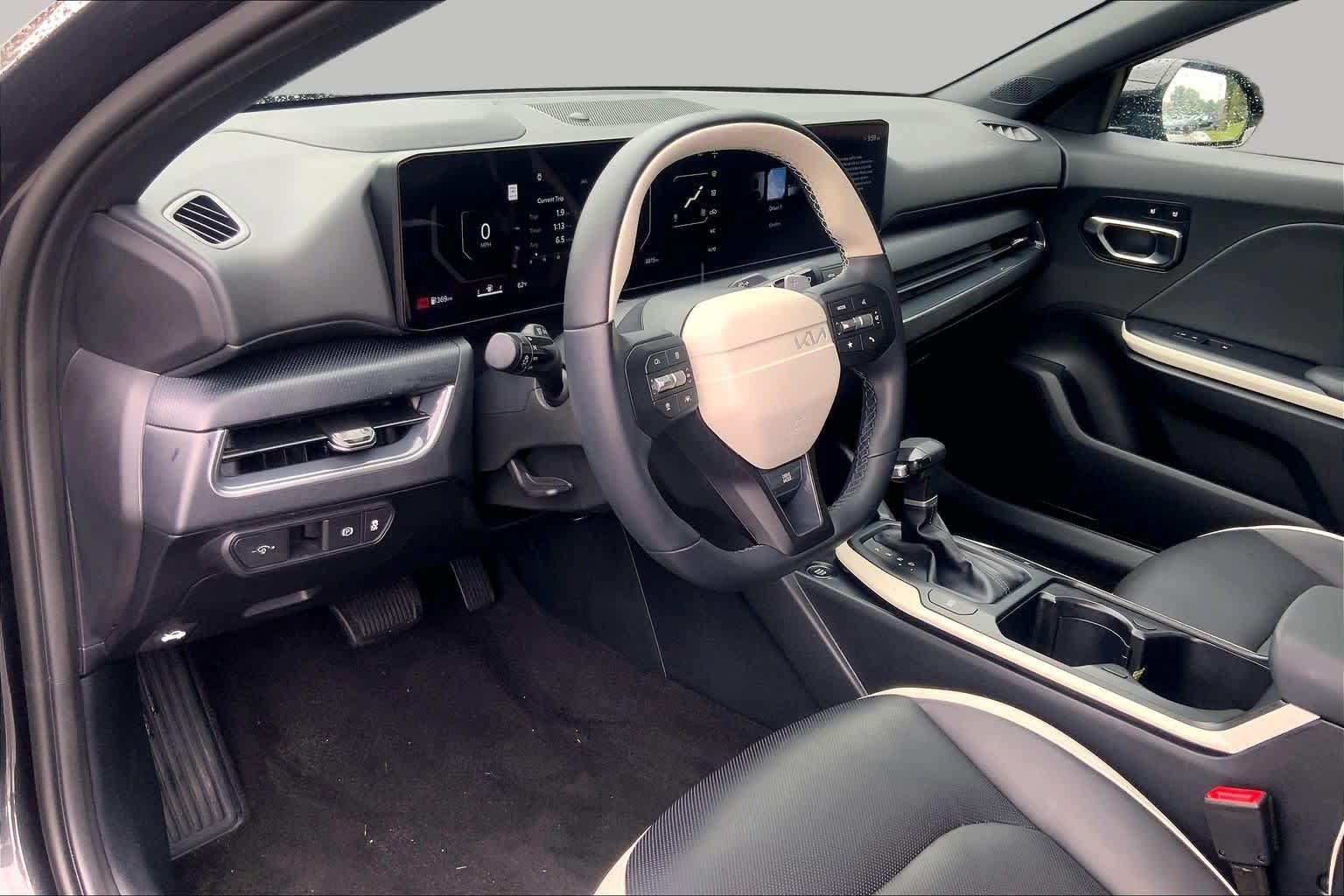 Certified 2025 Kia K4 GT-Line w/ GT-Line Premium Package FWD image 17