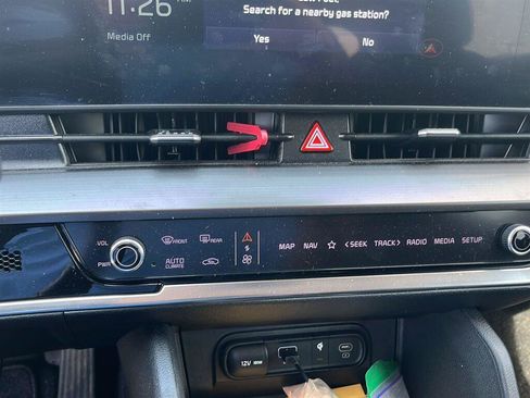 Used 2023 Kia Sportage EX FWD image 6