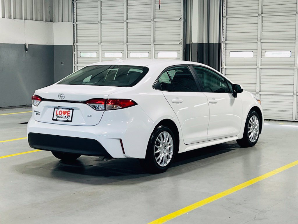 Used 2026 Toyota Corolla LE FWD image 17