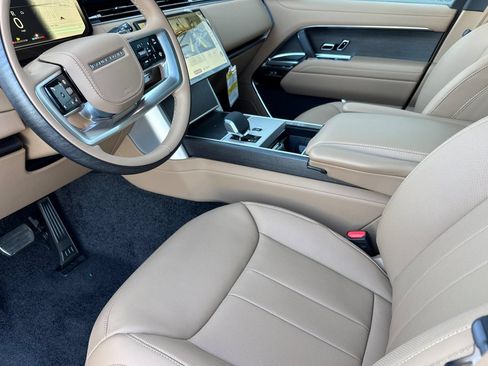 New 2026 Land Rover Range Rover Long Wheelbase SE AWD/4WD image 9