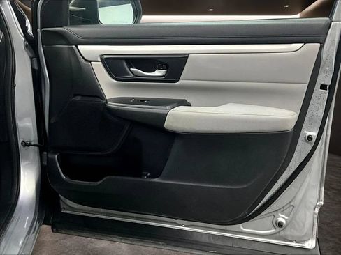 Used 2017 Honda CR-V LX image 29