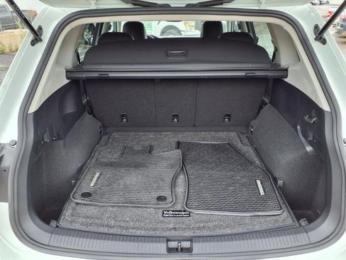Used 2023 Volkswagen Tiguan SE w/ Panoramic Sunroof Package AWD/4WD image 36