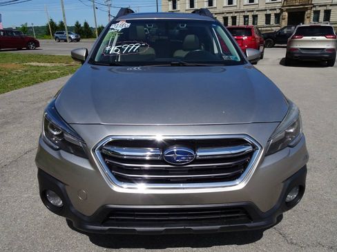 Used 2019 Subaru Outback 2.5i Limited w/ Popular Package #2 AWD/4WD image 3