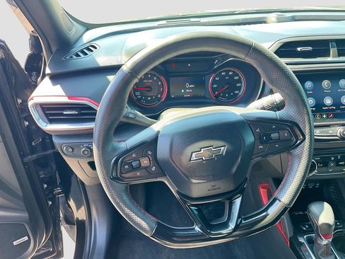 Used 2023 Chevrolet TrailBlazer RS w/ Sun and Liftgate Package image 11