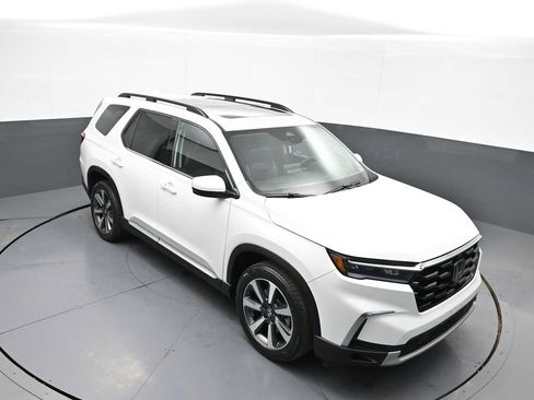 Used 2023 Honda Pilot Elite image 38