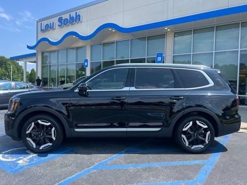 Used 2023 Kia Telluride EX w/ EX Captain's Chair Package FWD image 9
