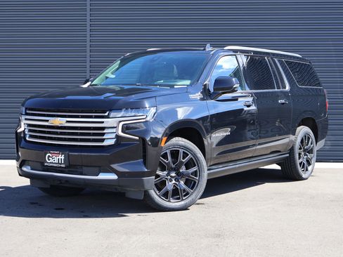 Used 2021 Chevrolet Suburban High Country w/ Premium Package AWD/4WD image 1
