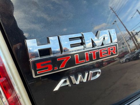 Used 2013 Chrysler 300 S image 7