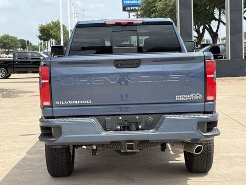 Used 2026 Chevrolet Silverado 2500 High Country w/ Technology Package AWD/4WD image 6