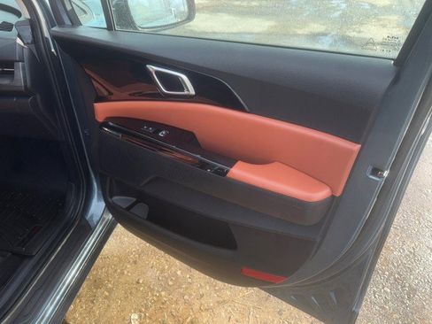 Used 2022 Kia Carnival SX image 13