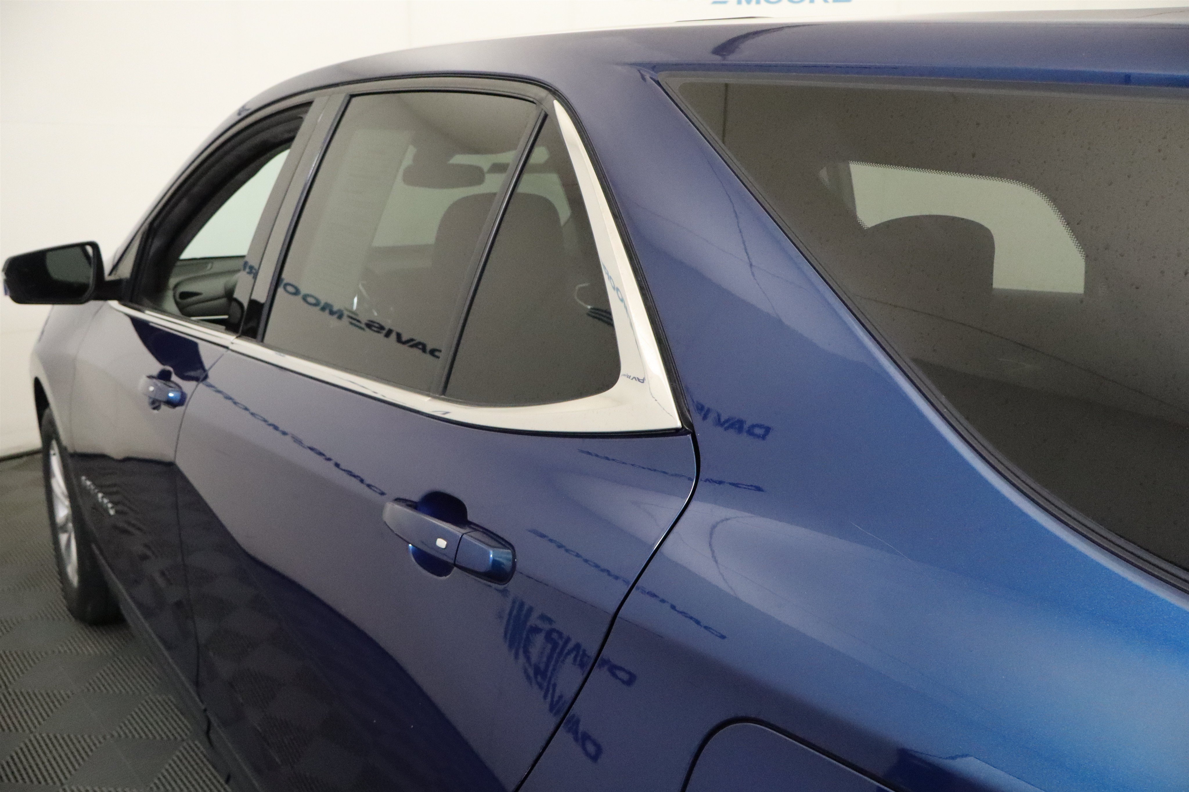 Used 2019 Chevrolet Equinox LT FWD image 11