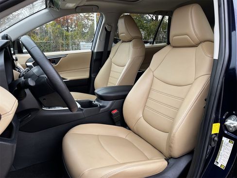 Used 2023 Toyota RAV4 XLE Premium image 24