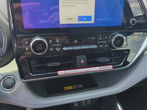 New 2026 Toyota Highlander Platinum AWD/4WD image 24