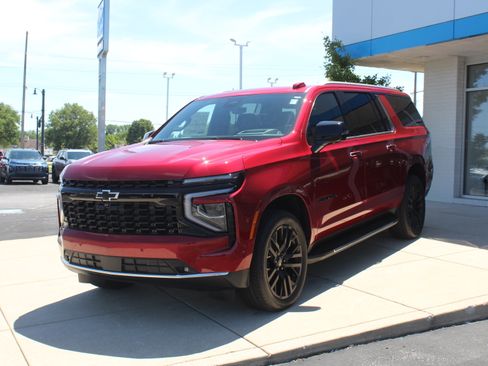 New 2026 Chevrolet Suburban Premier AWD/4WD image 7