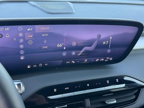 Certified 2025 Buick Enclave Avenir w/ Super Cruise Package image 13