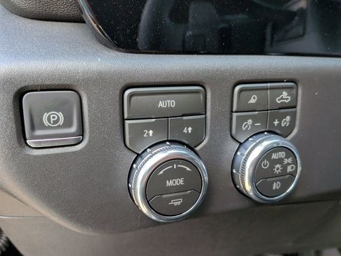 New 2026 GMC Sierra 1500 SLT image 16